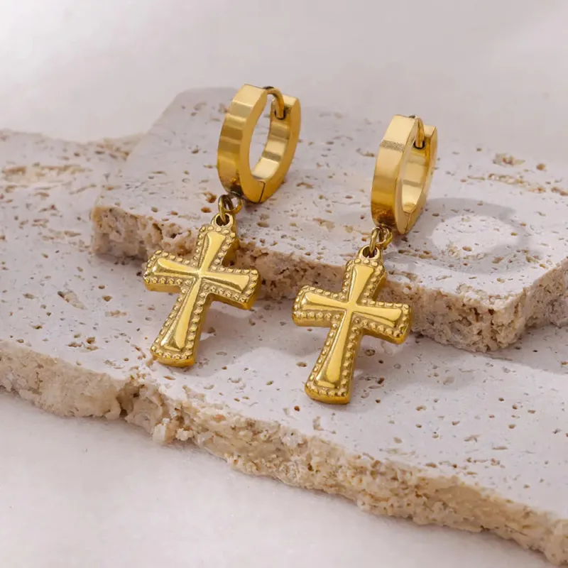 Boucles d'Oreilles Créoles Croix Pendantes – Image 2