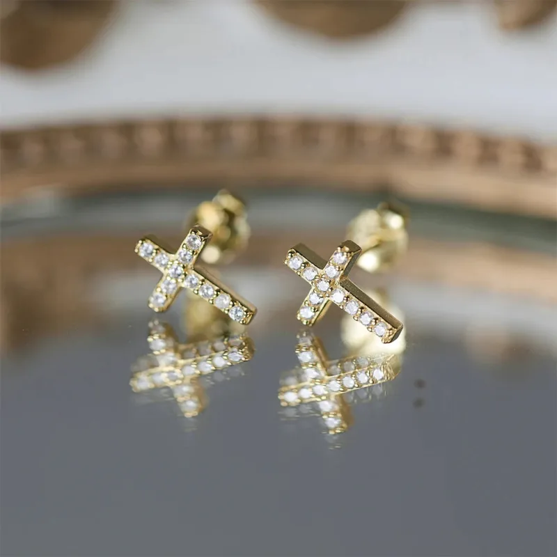 Boucles d'Oreilles Croix Classsiques Brillantes – Image 5